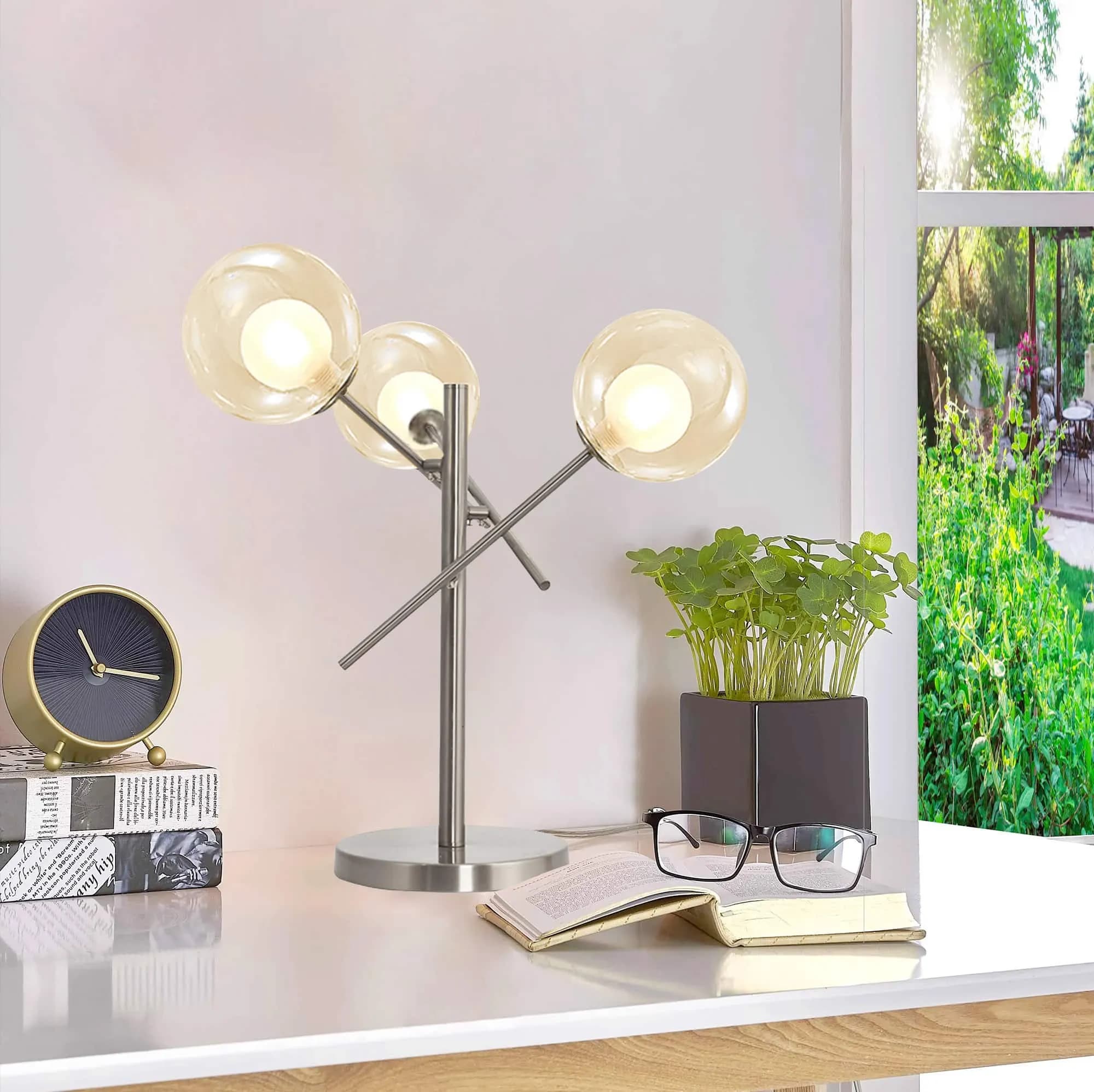 Lilly bordslampa Krom