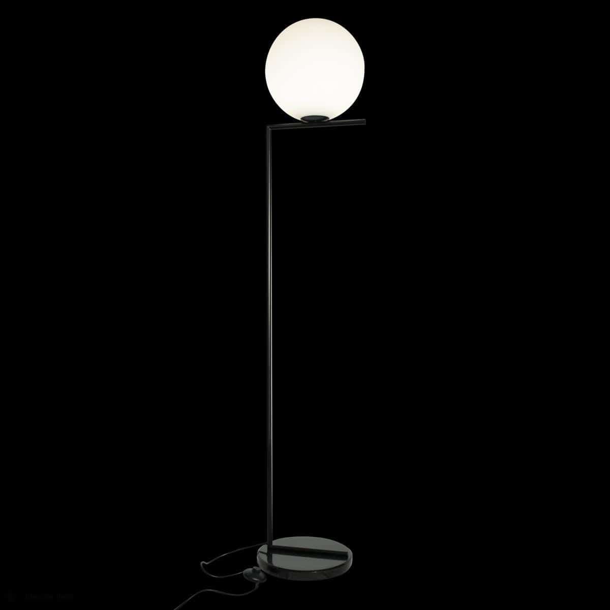 Lana golvlampa mattsvart