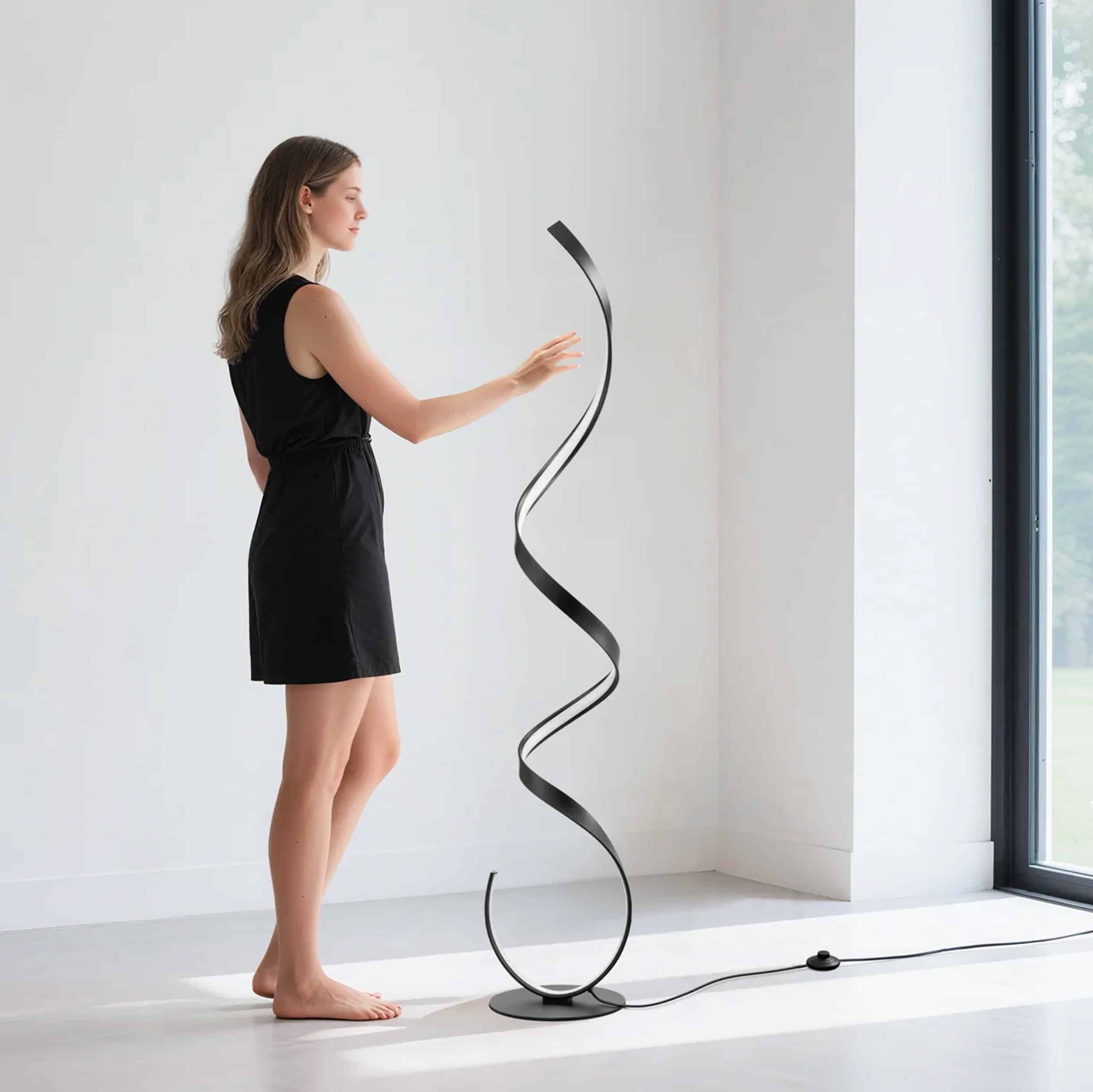 Lea golvlampa mattsvart